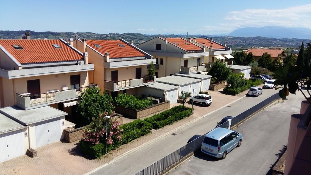 B&B Mirella Citta Sant'Angelo Luaran gambar